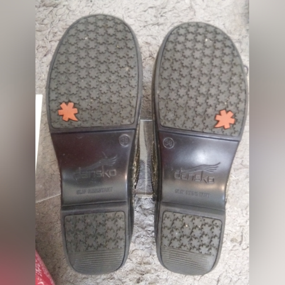 Dansko XP Gold Professional Clogs - Picture 5 of 7